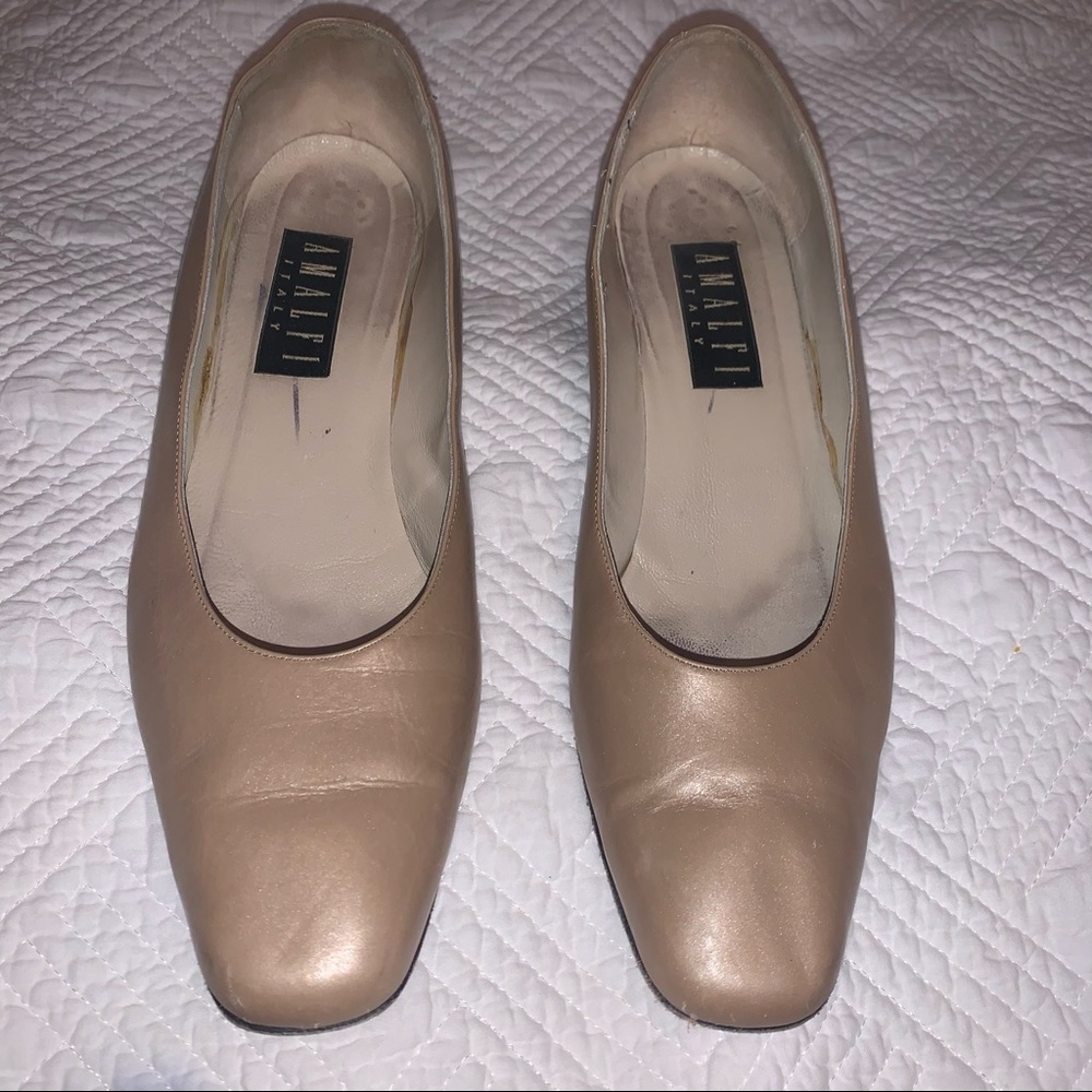 AMALFI Italy tan size 12N low heeled leather pumps made of buttery leather